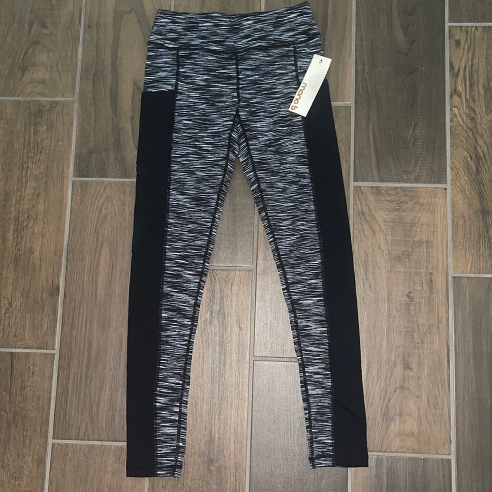 Mono b leggings. New with tags. Size S.